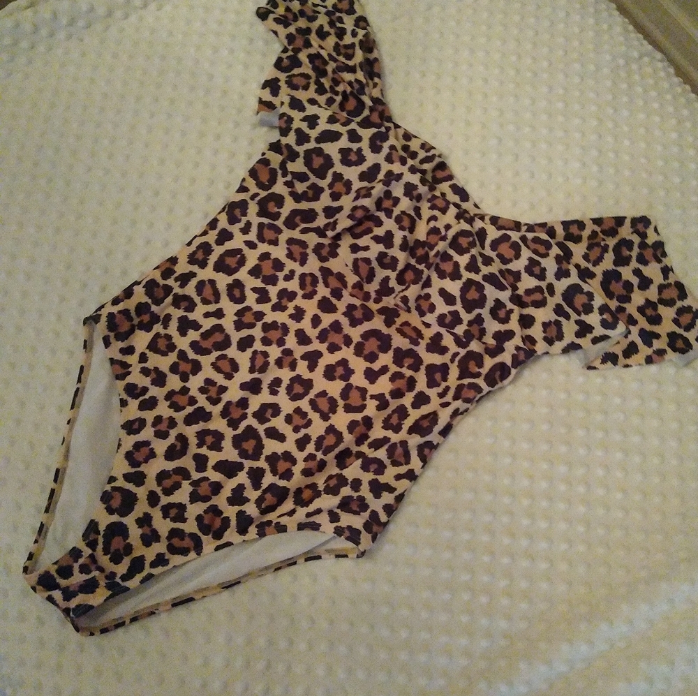 One piece bathing suit